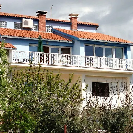 Apartman Crno